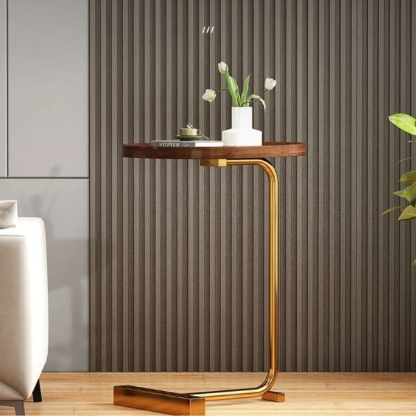 Eleganten leseni stranski stol