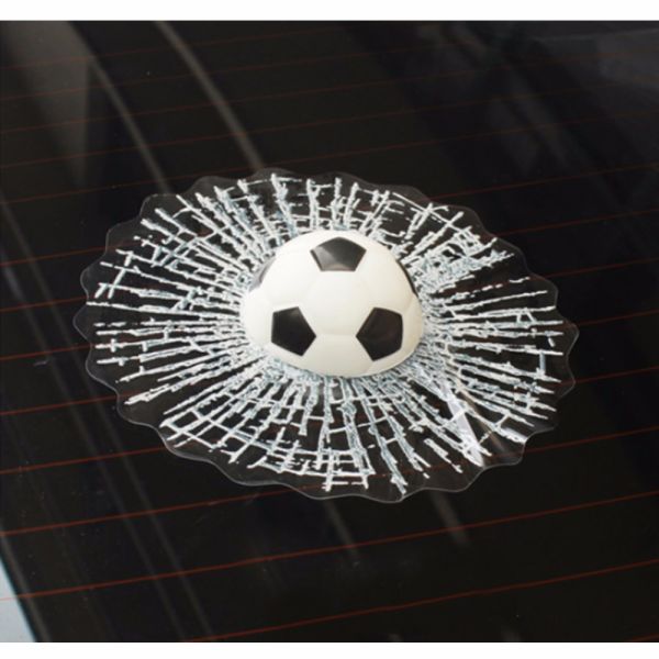 Cool 3D auto naljepnica- nogometna lopta- razbijeno staklo