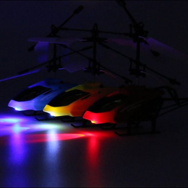 Mini navođeni infracrveni atraktivni helikopter