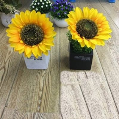 Umjetno cvijeće u tegli suncokret