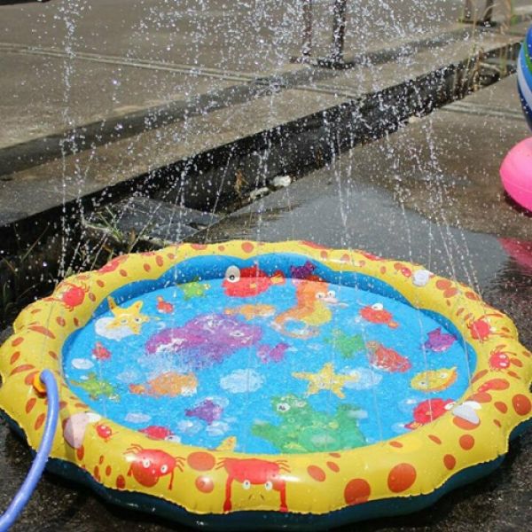 Dječji vodeni centar - igra sa raspršivačima vode