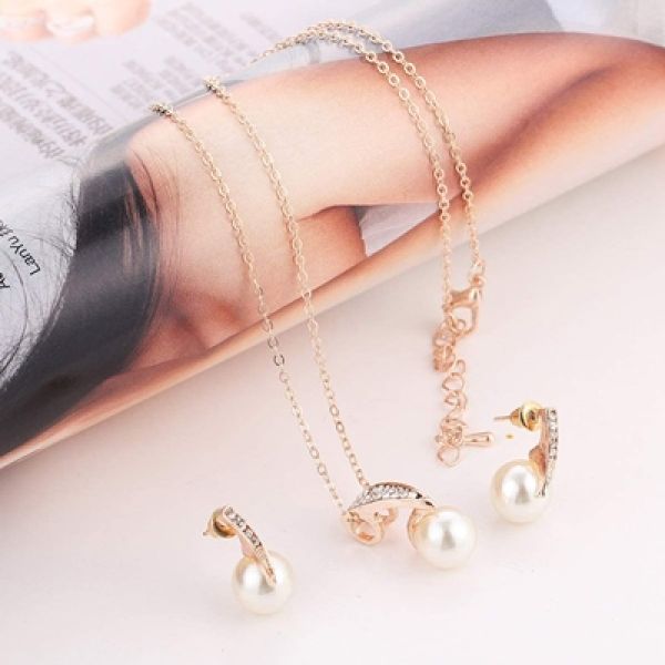 Rose gold set - ogrlica i naušnice s kristalima