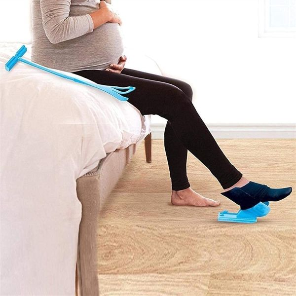 Pripomoček za lažje obuvanje nogavic