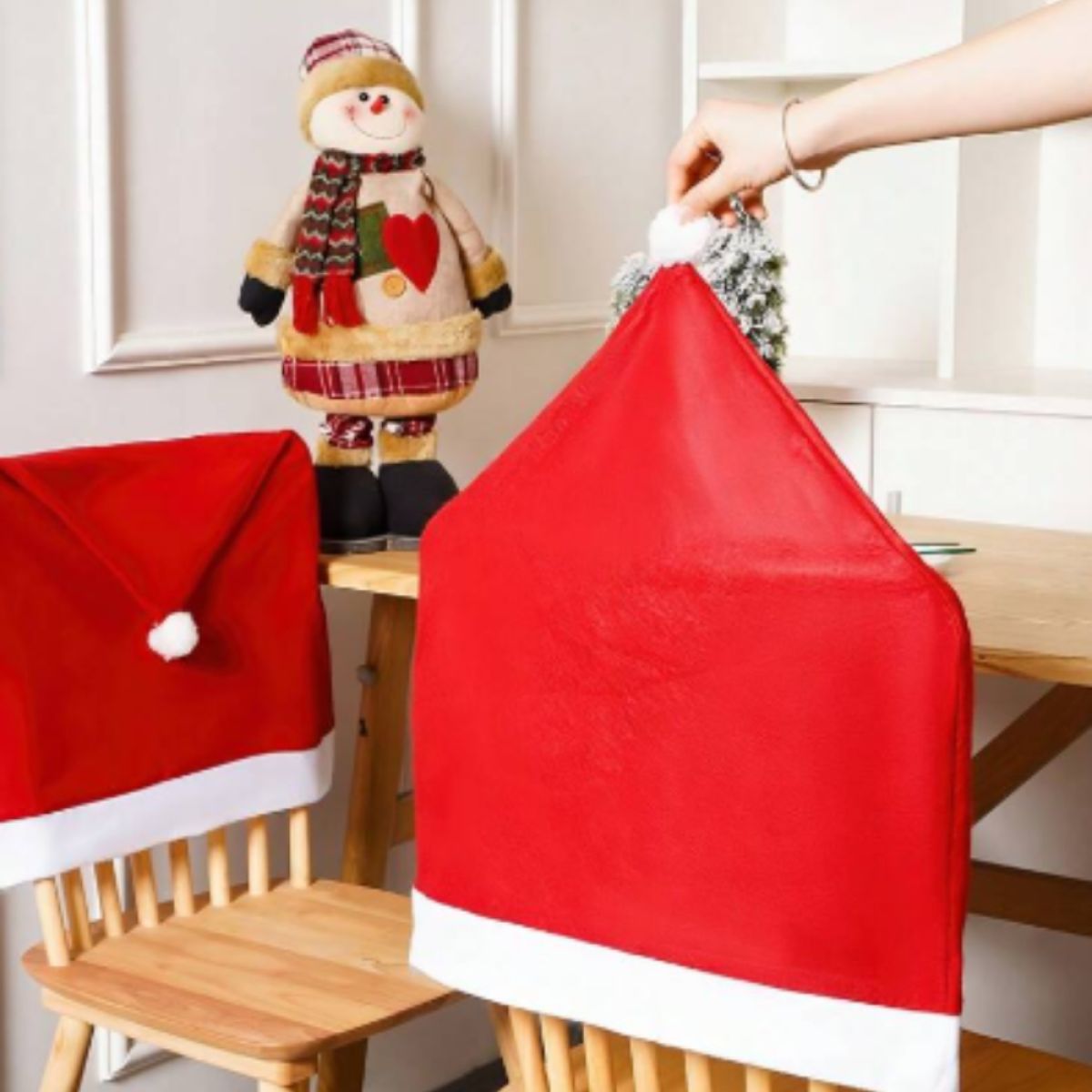 Family Christmas 6 x Prevleka za Naslonjalo za Stol Božičkova Kapa 