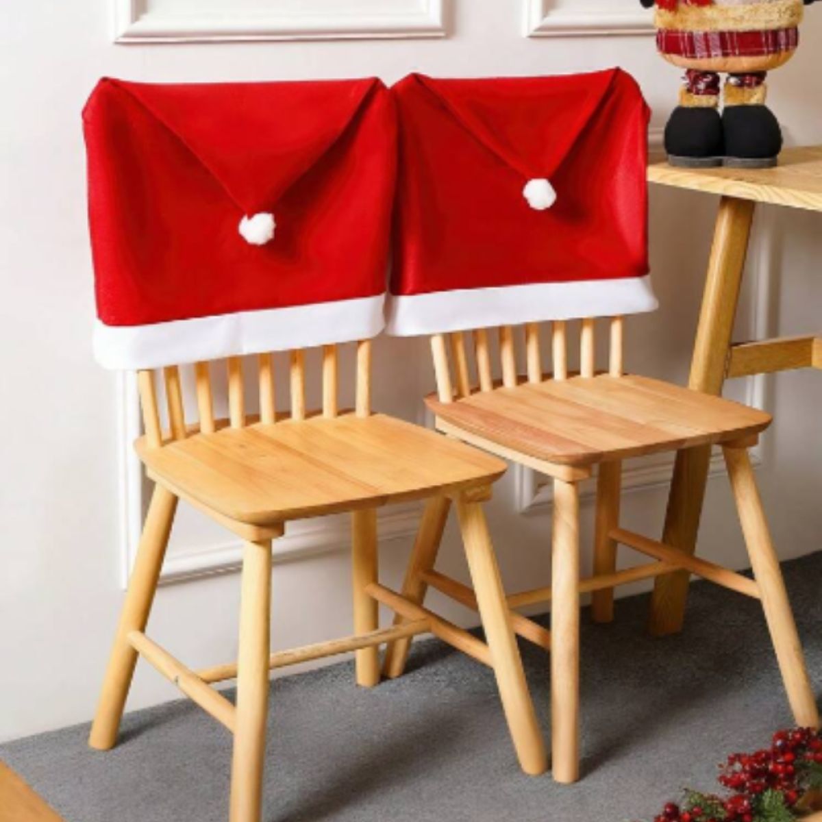Family Christmas 6 x Prevleka za Naslonjalo za Stol Božičkova Kapa 