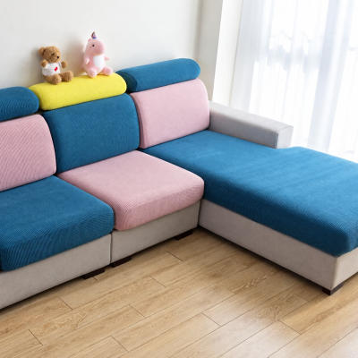 Comfy modularne navlake na kutnoj garnituri u plavoj, ružičastoj i žutoj boji